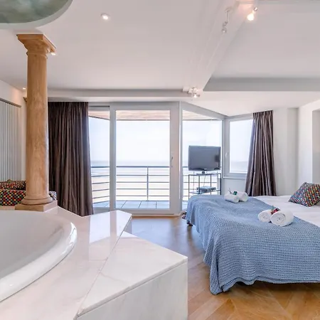 Spacious Duplex With Parking, Three Terraces And Magnificent Sea View! Apartment Knokke-Heist