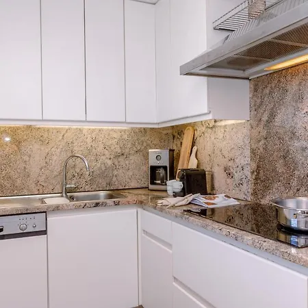 Apartmán Spacious Duplex With Parking, Three Terraces And Magnificent Sea View! *