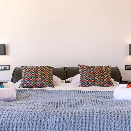 Spacious Duplex With Parking, Three Terraces And Magnificent Sea View! Apartmán