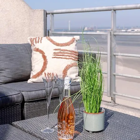 Spacious Duplex With Parking, Three Terraces And Magnificent Sea View! Apartmán Knokke-Heist